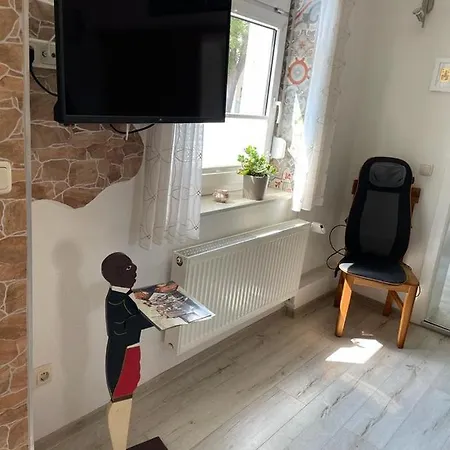 Kleine Gemuetliche Altstadt-, Monteurwohnung In 아파트