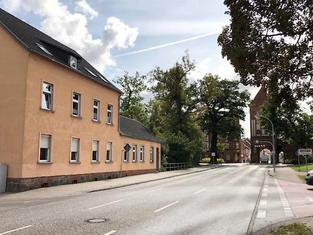 Kleine Gemütliche Altstadt-, Monteurwohnung In *